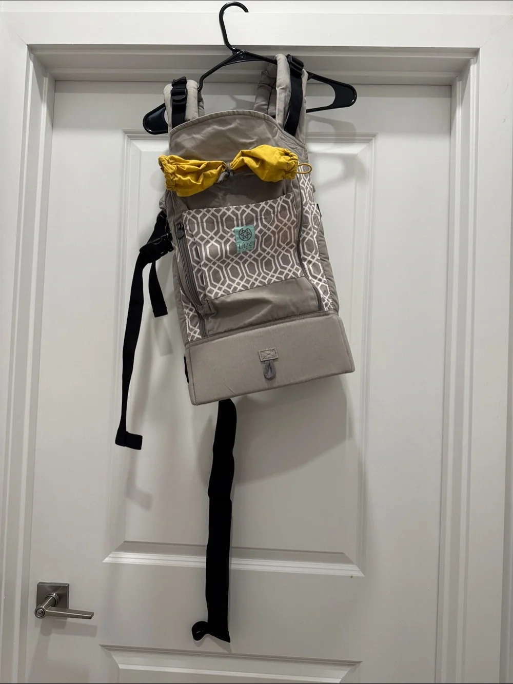 Lillebaby with Yellow Accent - Supportive and Stylish